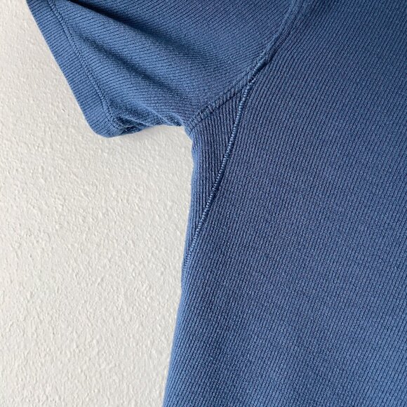 Lululemon Hold Tight Cropped T-Shirt Size *XS/S? Pitch Blue Curved Hem SS - Picture 8 of 10